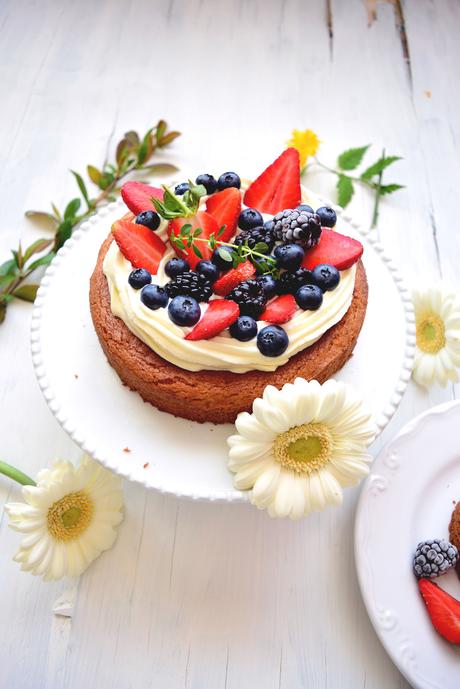 Tarte aux fruits rouges, chocolat blanc & sablé breton