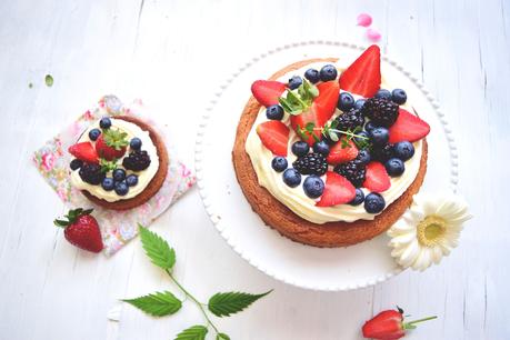 Tarte aux fruits rouges, chocolat blanc & sablé breton