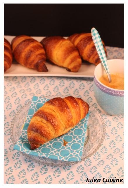 Les croissants du dimanche matin - par C. Felder