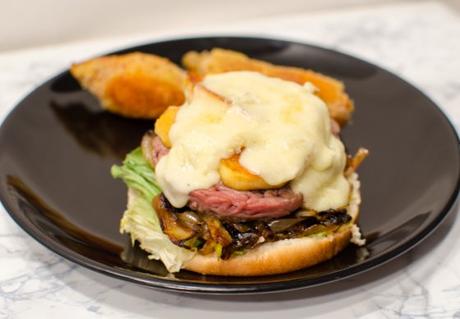 Burger à la normande et patates douces panées