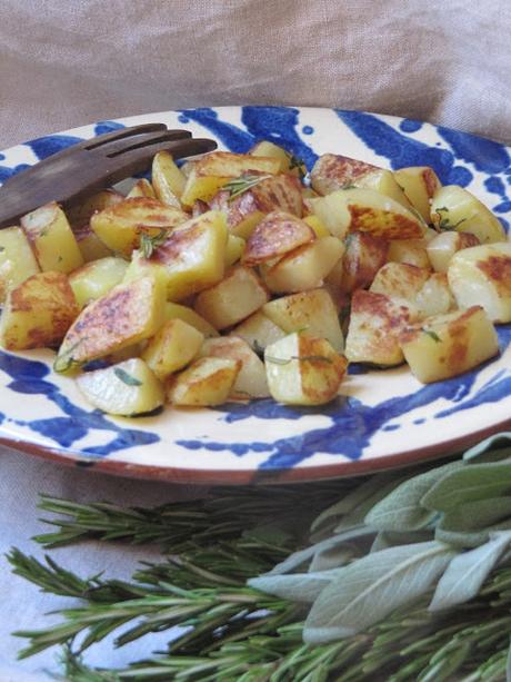 Pommes de terre au romarin et à la sauge