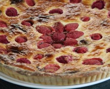 TARTE A LA RHUBARBE, FRAISES ET FRAMBOISES