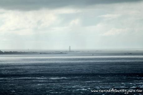 Pointe du raz - Vue sur l'île de Sein -©www.cuisinedetouslesjours.com