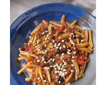 Pâtes aux pignons et aux aubergines