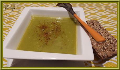 Soupe de brocolis au curcuma