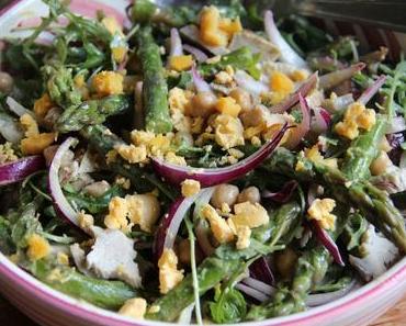 SALADE DE POIS CHICHES, ASPERGES VERTES, ROQUETTE ET OIGNON VIOLET