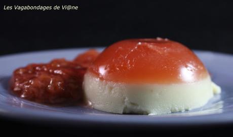 Panna cota rhubarbe, jelly fraises et compote aux 2 fruits