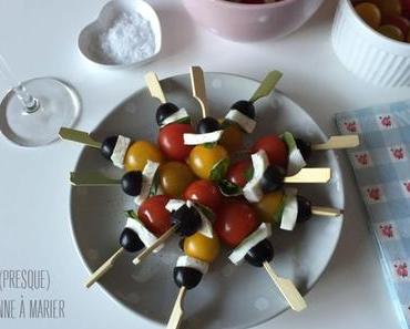 Brochettes apéritives de tomates cerises et mozzarella aux olives