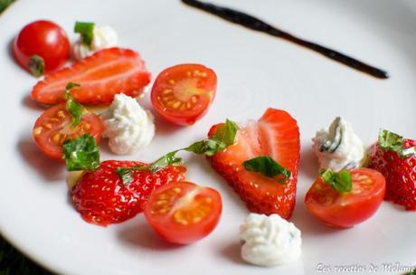 Fraises et tomates cerises accompagnées de chantilly à la feta