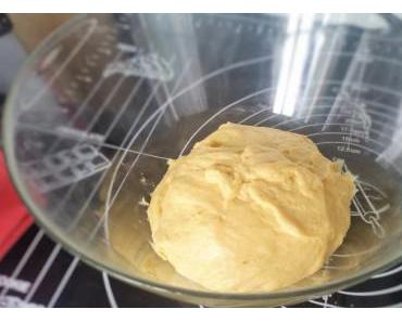 Brioche feuilletée à la praline rose.