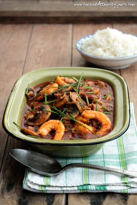 Crevettes et champignons LOU à la sauce tomate aux épices