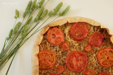 Tarte rustique au thon et au caviar d’aubergine