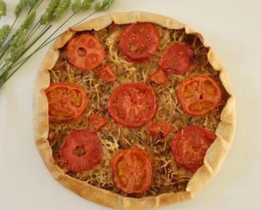 Tarte rustique au thon et au caviar d’aubergine