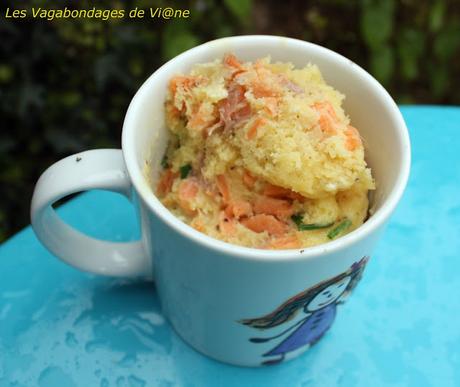 Mug cake à la truite fumée et au crottin de Chavignol