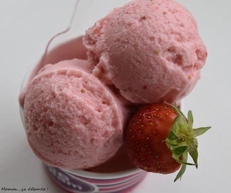 Glace à la fraise et au yaourt à la grecque