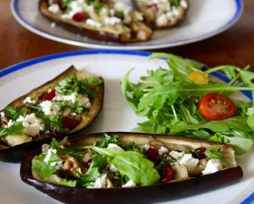 Aubergines à la féta, coriandre et cranberries
