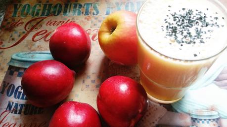 Smoothies avec nectarines et pomme