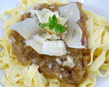 Tagliatelles sauce aux oignons