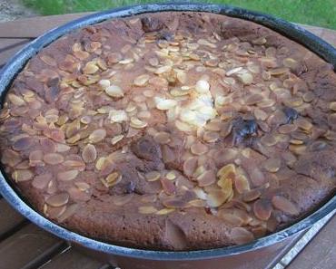 Gâteau moelleux aux pêches, nectarines & amande