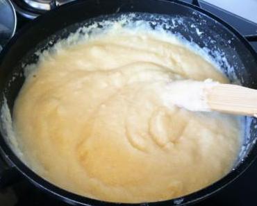 Gâteau de semoule aux saveurs orientales.