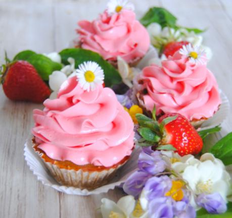 Cupcake Sans Lactose ni Gluten Topping Crème à la Meringue Suisse Fraise 