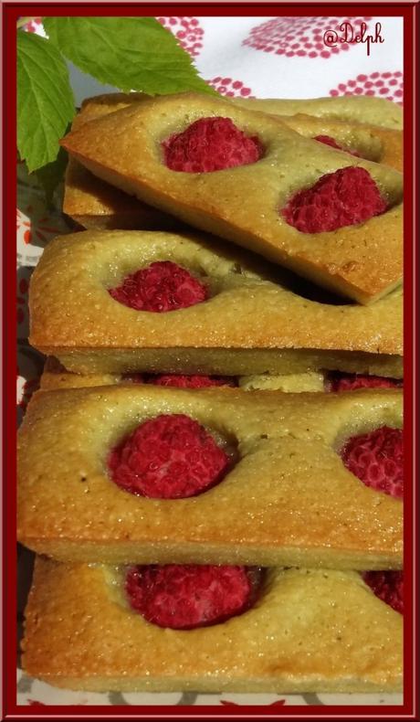 Financiers au thé matcha et framboise