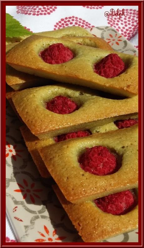 Financiers au thé matcha et framboise