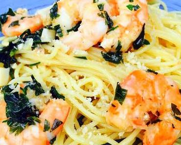 Spaghettis express aux crevettes à l’ail et au persil