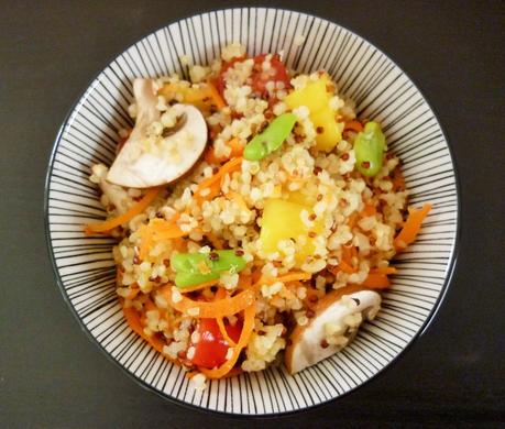 Salade de quinoa, mangue, fèves et citronnelle