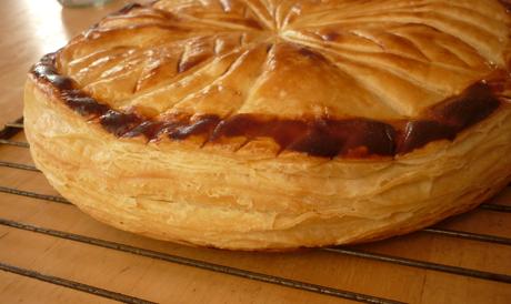 Galette des rois Frangipane, poires et chocolat