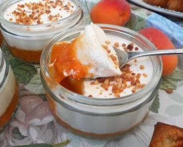 Pannacotta à l’amande et aux abricots miellés
