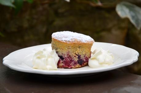 Petits gâteaux aux fruits rouges