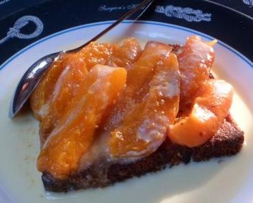 Pain d'épices perdu, abricots poêlés & crème anglaise