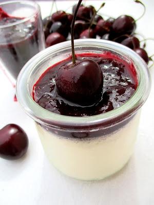 Panna Cotta Vanille / Compotée de Cerises Noires à l'Amaretto