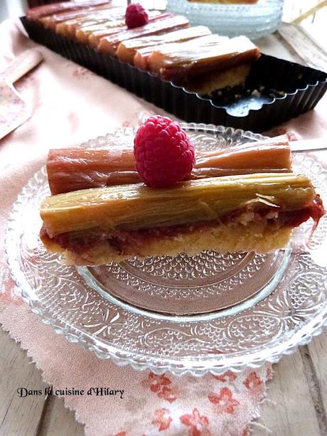 Ma tarte chic rhubarb et framboise sur lit de crème d'amande / My chic rhubarb and raspberry pie