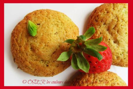 Cookies aux jeunes pousses de sapin farcis de fraises