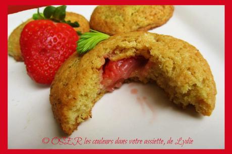 Cookies aux jeunes pousses de sapin farcis de fraises