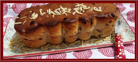 Cake aux raisins, noisettes et amandes