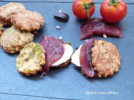 Scones au pesto, tomates séchées et pignons de pin / Pesto, dried tomatoes and pine nuts scones