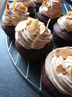 Financiers au chocolat, ganache au chocolat au lait.