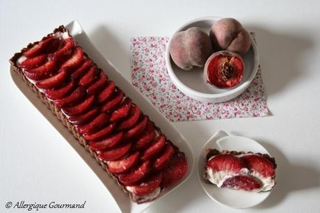 Tarte aux pêches de vigne sur une mousse légère, Bio, sans oeufs, gluten...