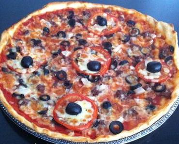 Pizza viande haché olives et fromage