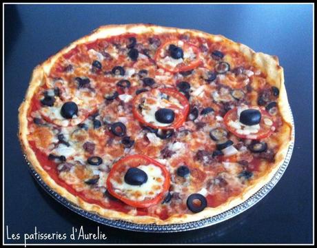 Pizza viande haché olives et fromage