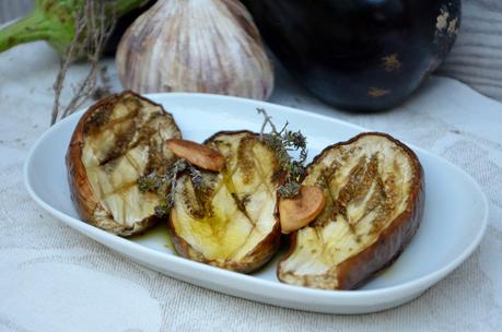 Aubergines marinées au thym