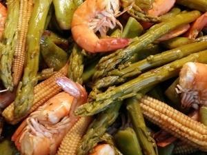 Wok de crevettes aux Haricots mange-tout et petits maïs