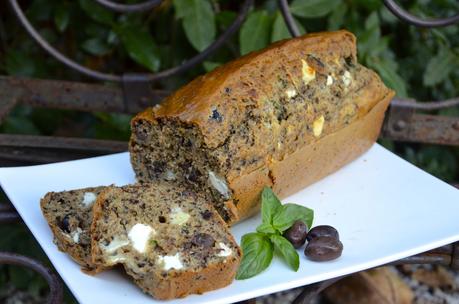 Cake aux olives, basilic et feta