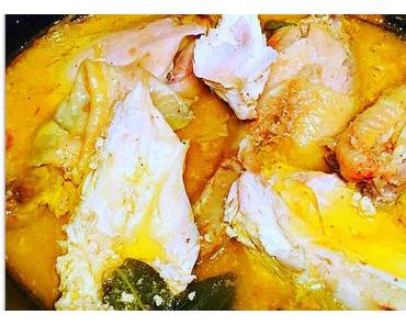 Poulet au lait et aux épices