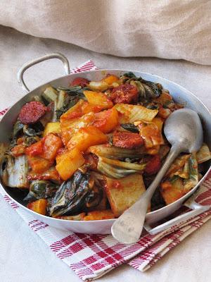 Blettes au chorizo et aux tomates