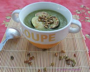 Velouté crémeux aux courgettes et graines de courge