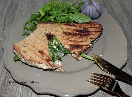 Croque-monsieur au chèvre, figues, canard et roquette / Goat cheese, figs, duck and arugula croque-monsieur